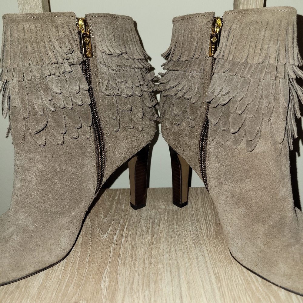 Shoes - Picture 5 of 5